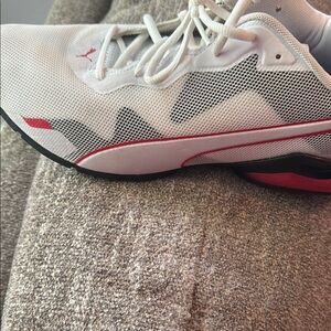 Puma Men's White and Red Athletic Shoes